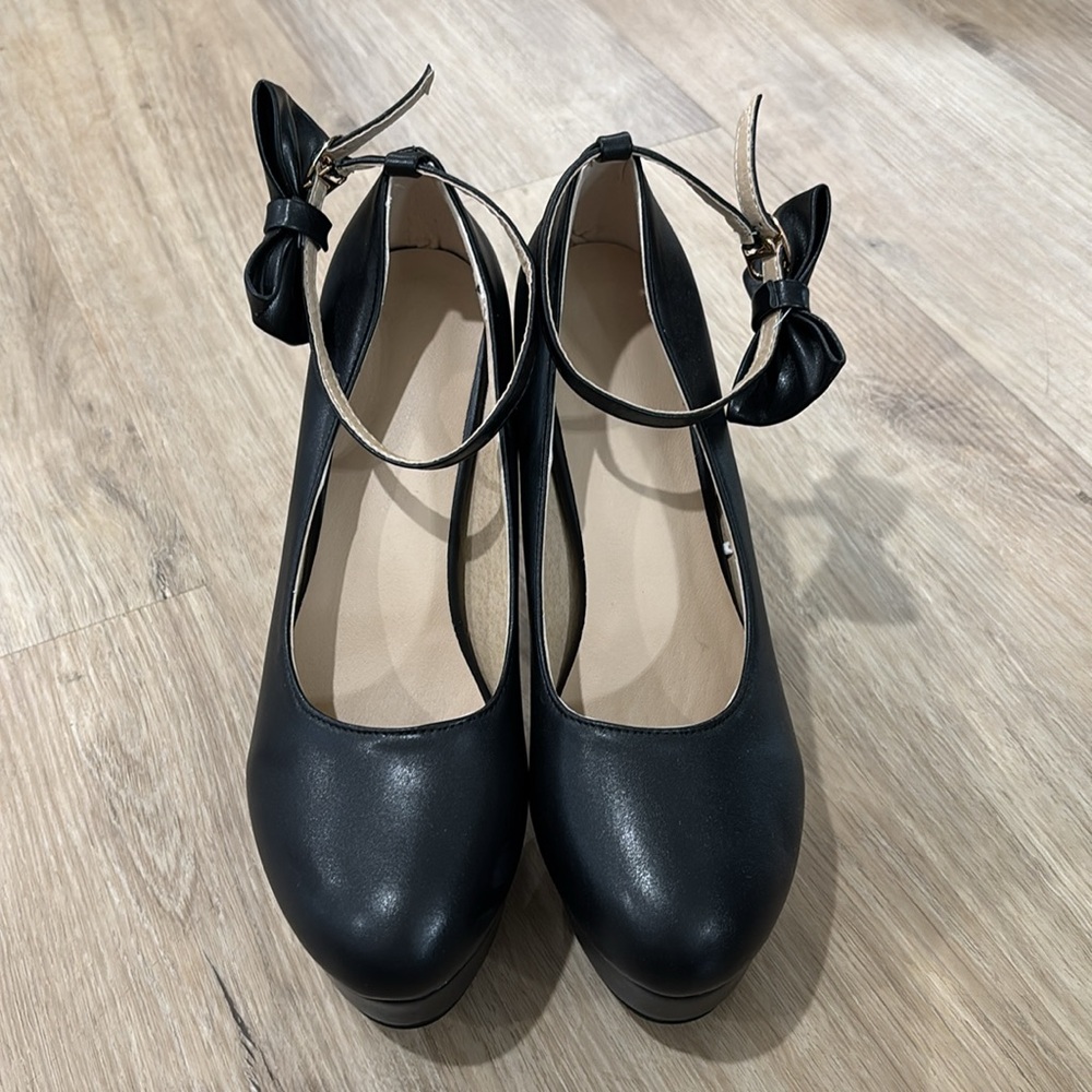 NEW Women’s Ankle Strap Platform Pumps - Picture 2 of 4